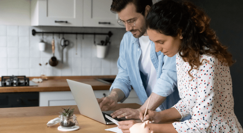Homeowner cabinet design consultation